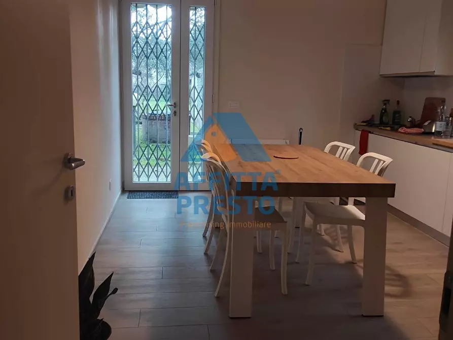 Immagine 5 di Camera in affitto  a Empoli