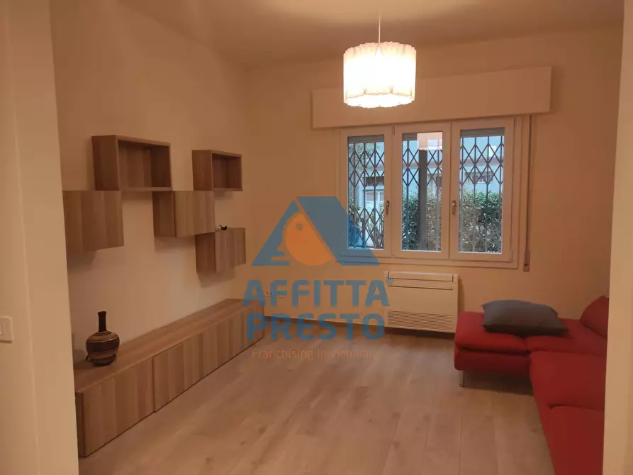 Immagine 7 di Camera in affitto  a Empoli