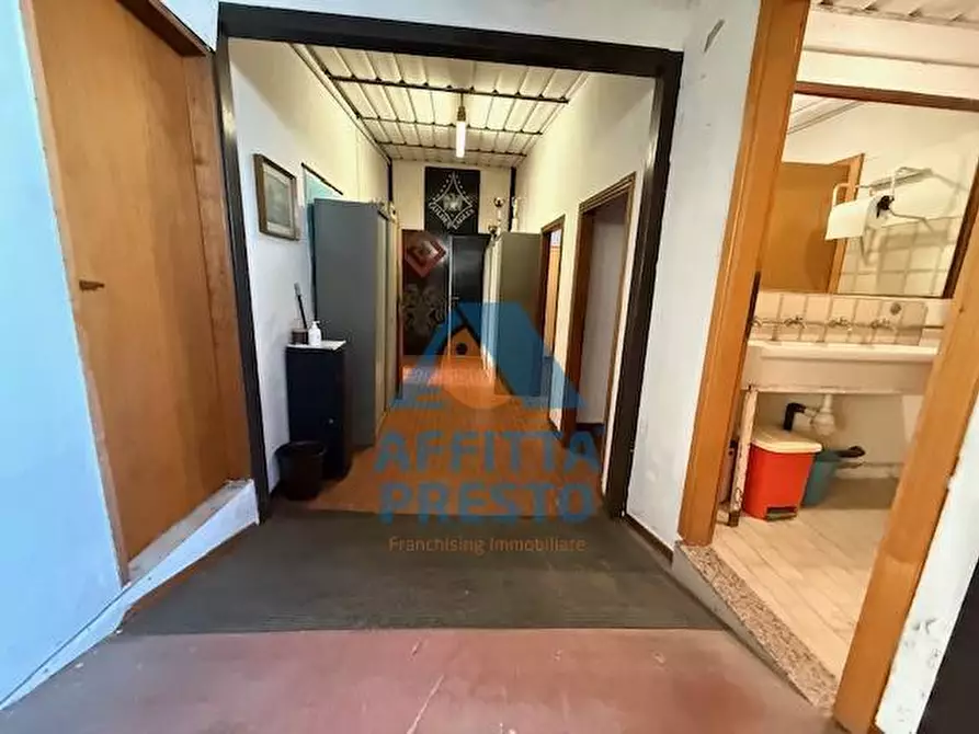 Immagine 14 di Capannone industriale in affitto  a Cerreto Guidi