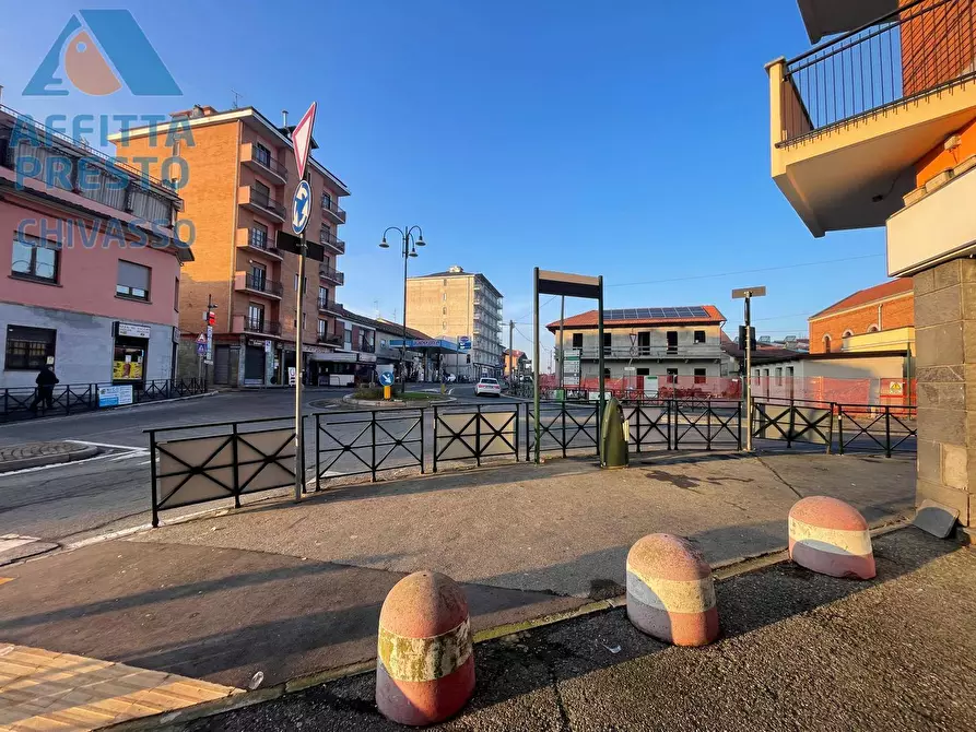 Immagine 19 di Negozio in affitto  in via ivrea a Chivasso