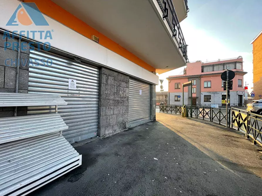 Immagine 20 di Negozio in affitto  in via ivrea a Chivasso