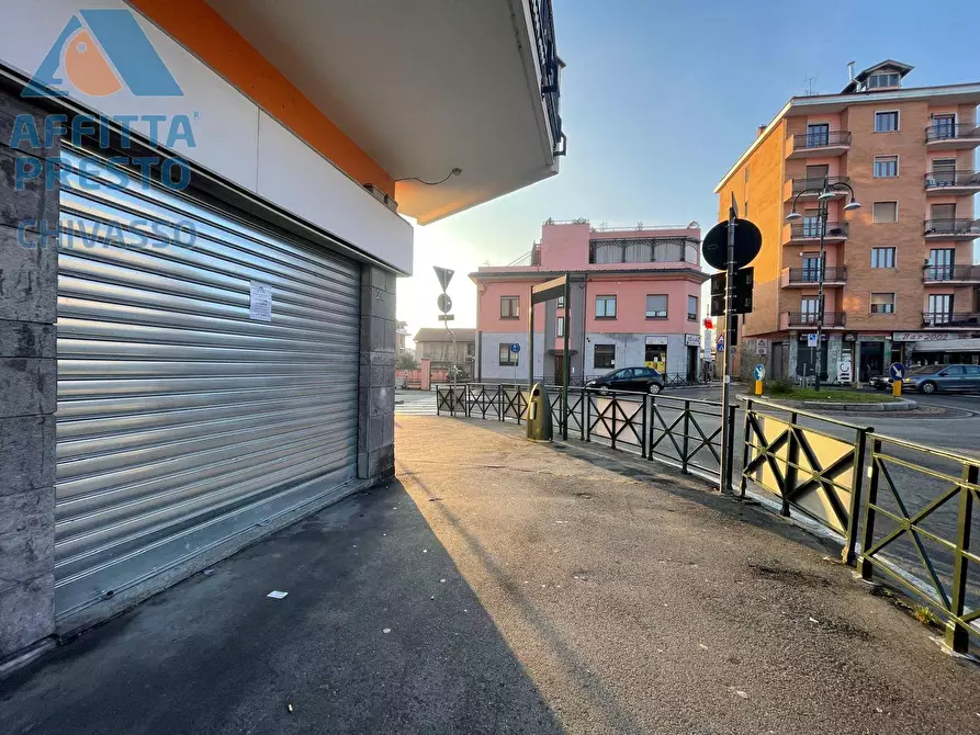 Immagine 1 di Negozio in affitto  in via ivrea a Chivasso