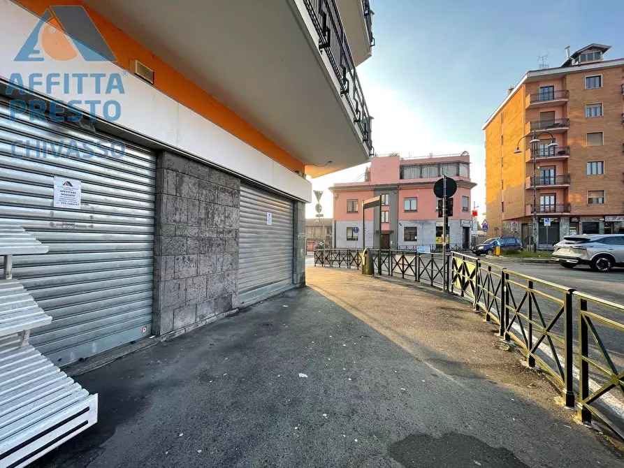 Immagine 2 di Negozio in affitto  in via ivrea a Chivasso