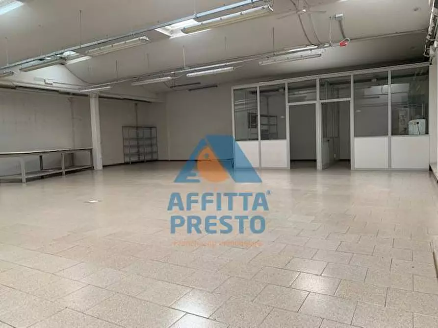 Immagine 1 di Attività commerciale in vendita  a Empoli