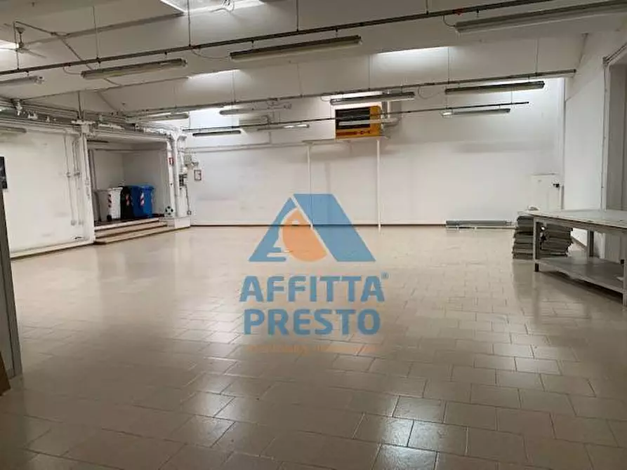 Immagine 6 di Attività commerciale in vendita  a Empoli