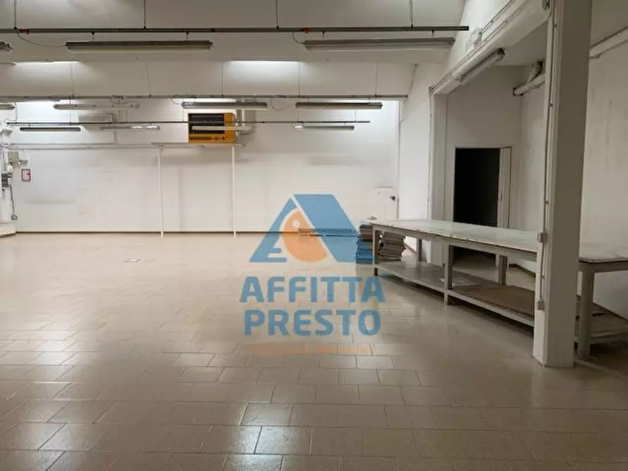 Immagine 7 di Attività commerciale in vendita  a Empoli