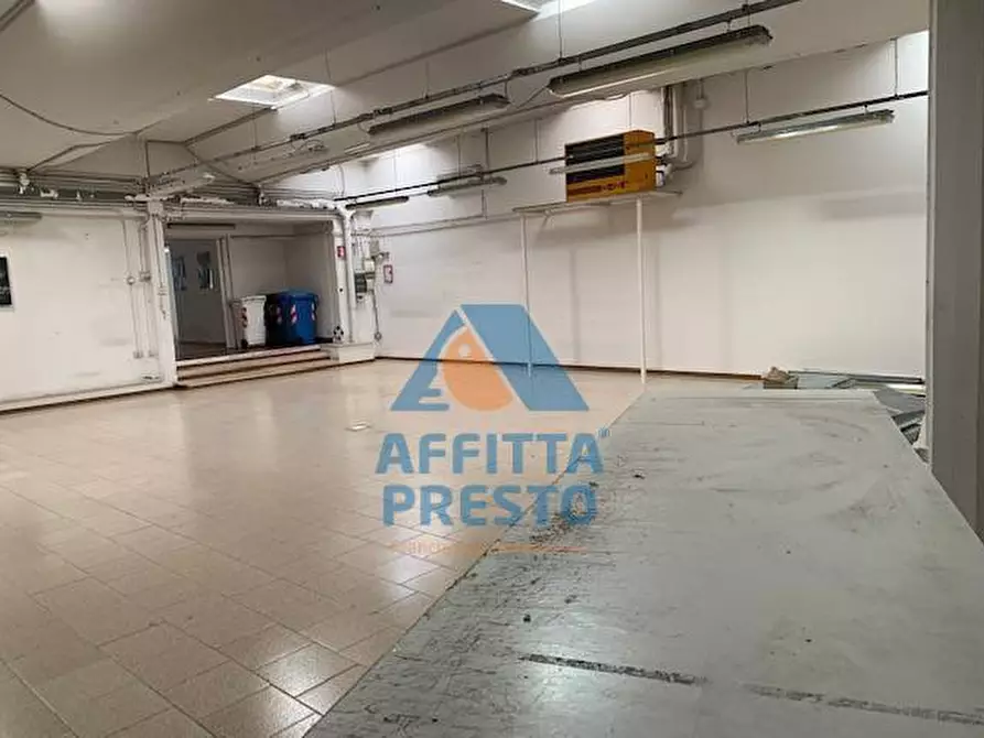 Immagine 8 di Attività commerciale in vendita  a Empoli
