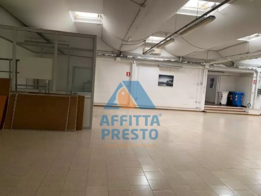 Immagine 10 di Attività commerciale in vendita  a Empoli