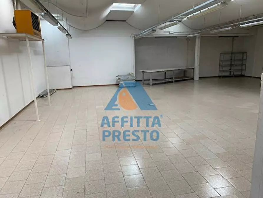 Immagine 13 di Attività commerciale in vendita  a Empoli