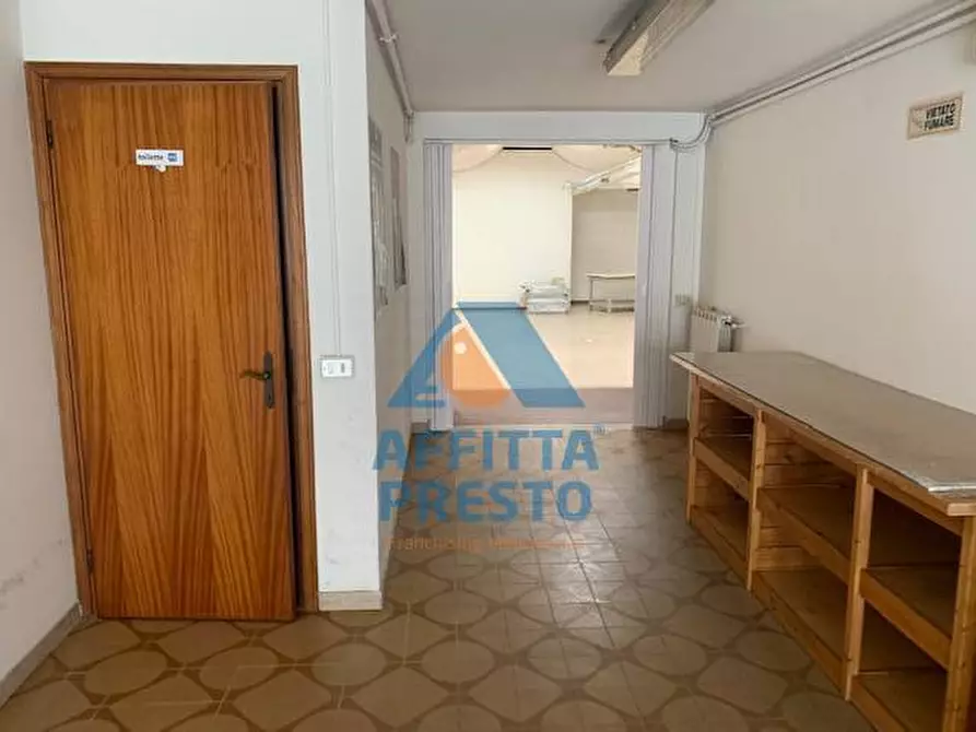 Immagine 14 di Attività commerciale in vendita  a Empoli