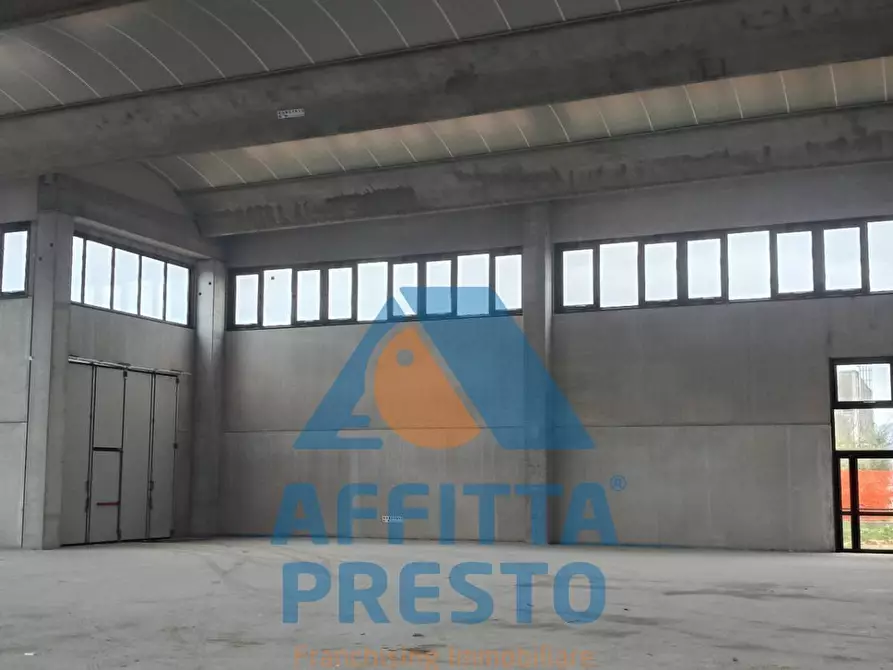 Immagine 1 di Capannone industriale in affitto  a Empoli