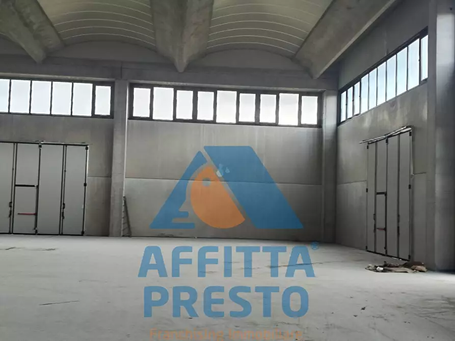 Immagine 4 di Capannone industriale in affitto  a Empoli