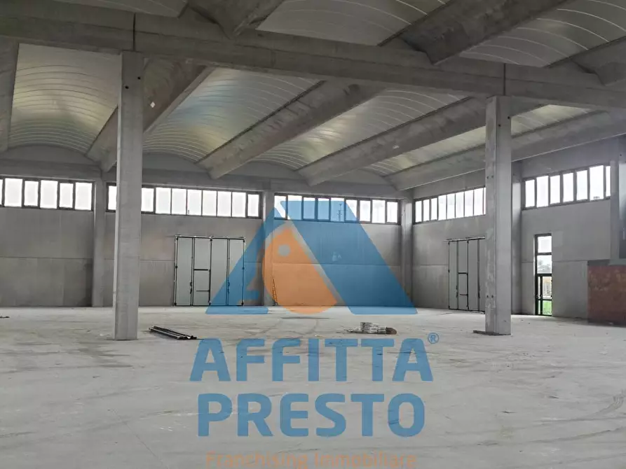 Immagine 6 di Capannone industriale in affitto  a Empoli