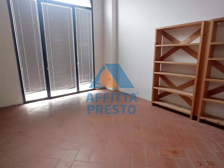 Immagine 1 di Attività commerciale in affitto  a Empoli