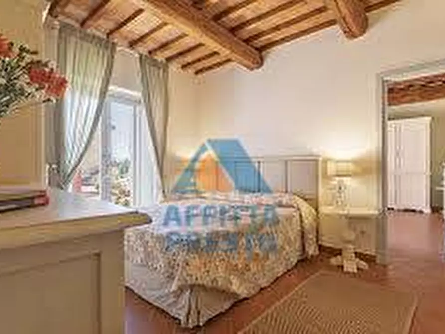 Immagine 2 di Residence in vendita  a Lastra A Signa