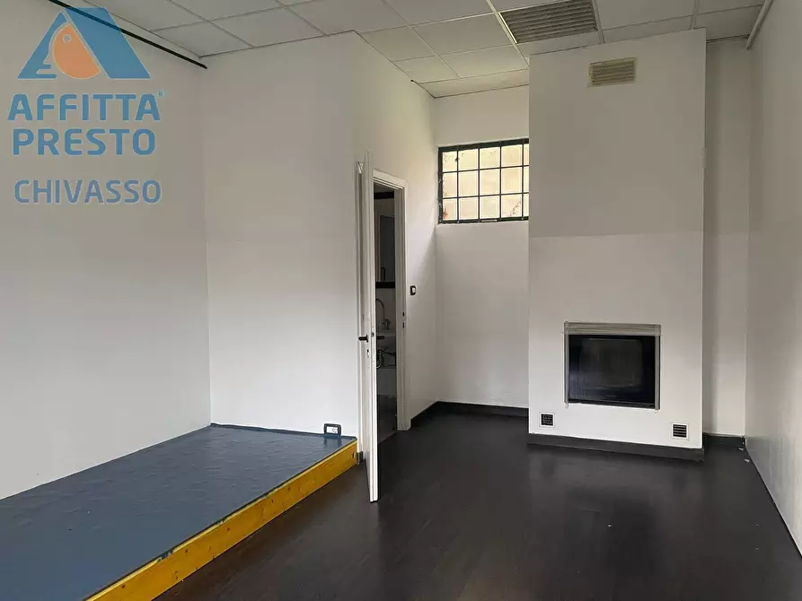Immagine 7 di Negozio in affitto  in Viale Cavour a Chivasso