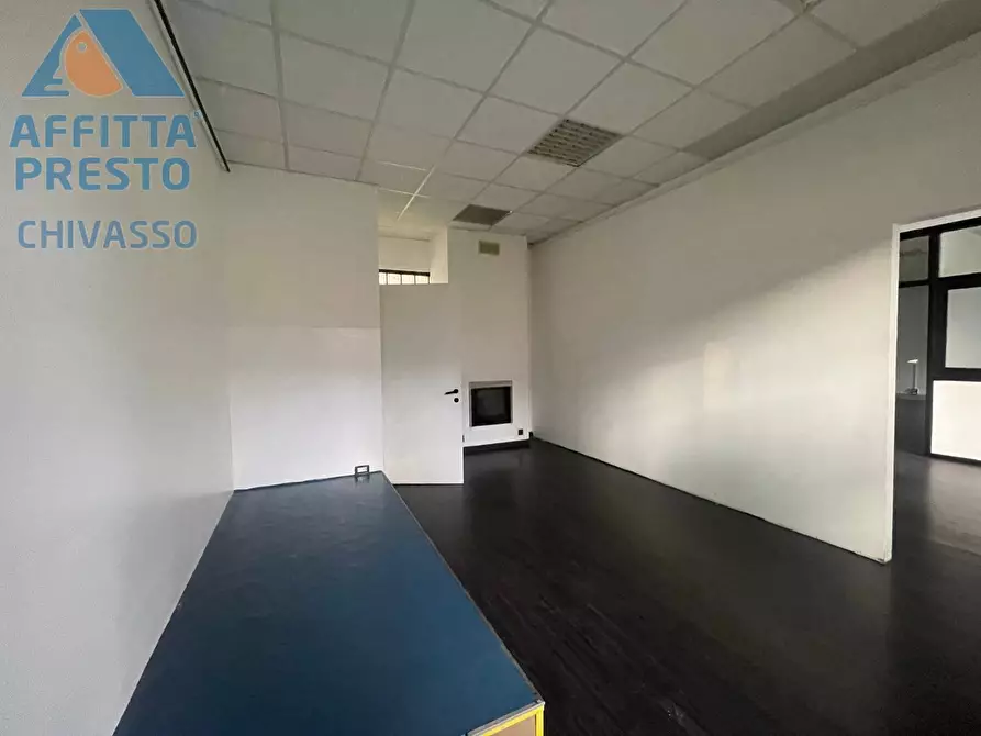 Immagine 9 di Negozio in affitto  in Viale Cavour a Chivasso