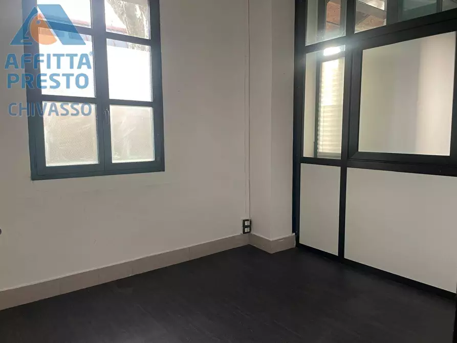 Immagine 17 di Negozio in affitto  in Viale Cavour a Chivasso