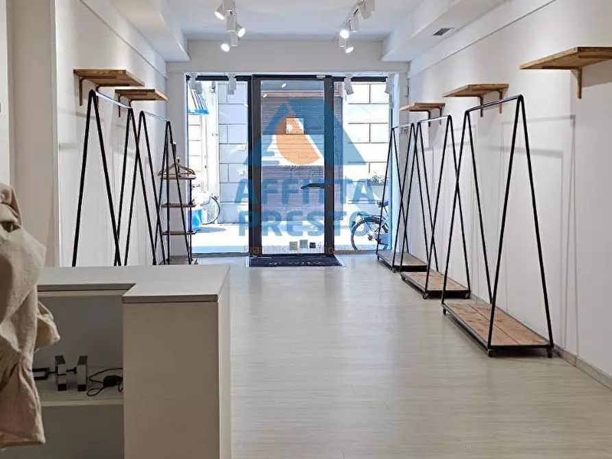 Immagine 4 di Attività commerciale in affitto  a Empoli