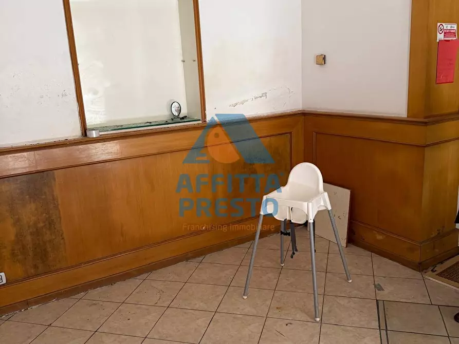 Immagine 4 di Attività commerciale in affitto  a Empoli