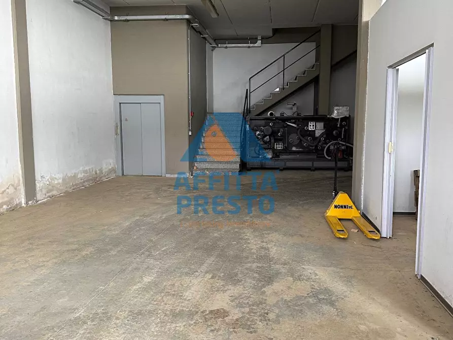Immagine 1 di Capannone industriale in affitto  a Vinci