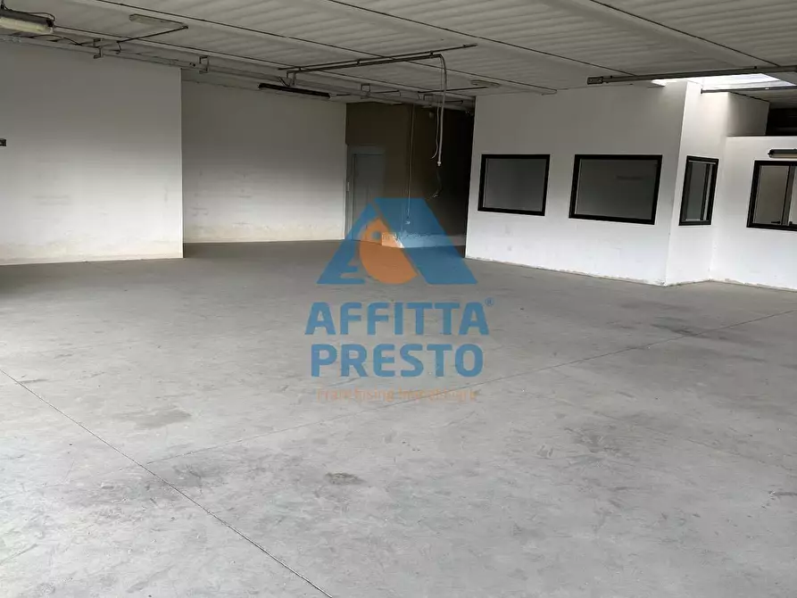 Immagine 7 di Capannone industriale in affitto  a Vinci