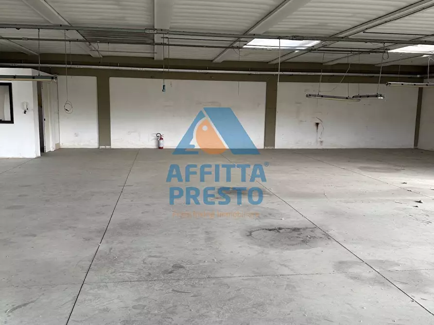 Immagine 8 di Capannone industriale in affitto  a Vinci