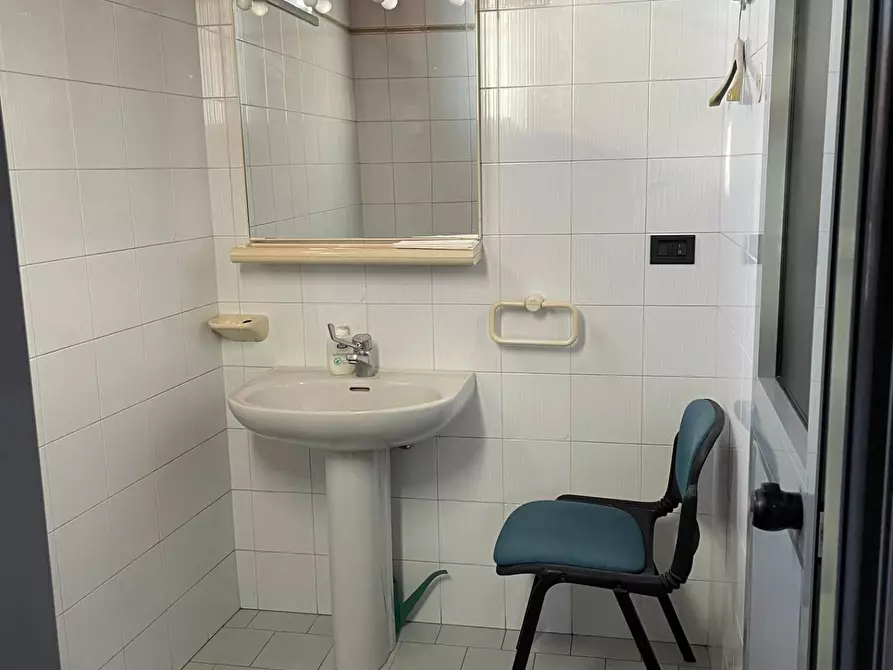 Immagine 10 di Ufficio in affitto  in Via Torino a Chivasso