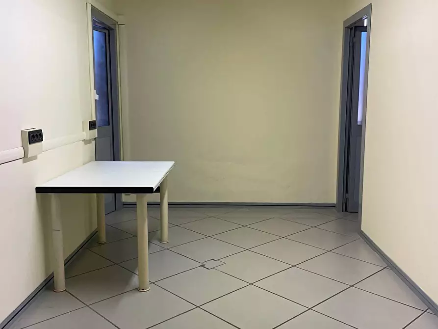 Immagine 17 di Ufficio in affitto  in Via Torino a Chivasso