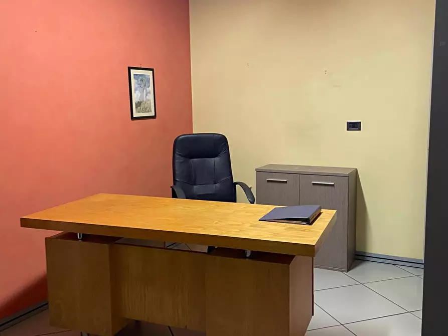 Immagine 37 di Ufficio in affitto  in Via Torino a Chivasso