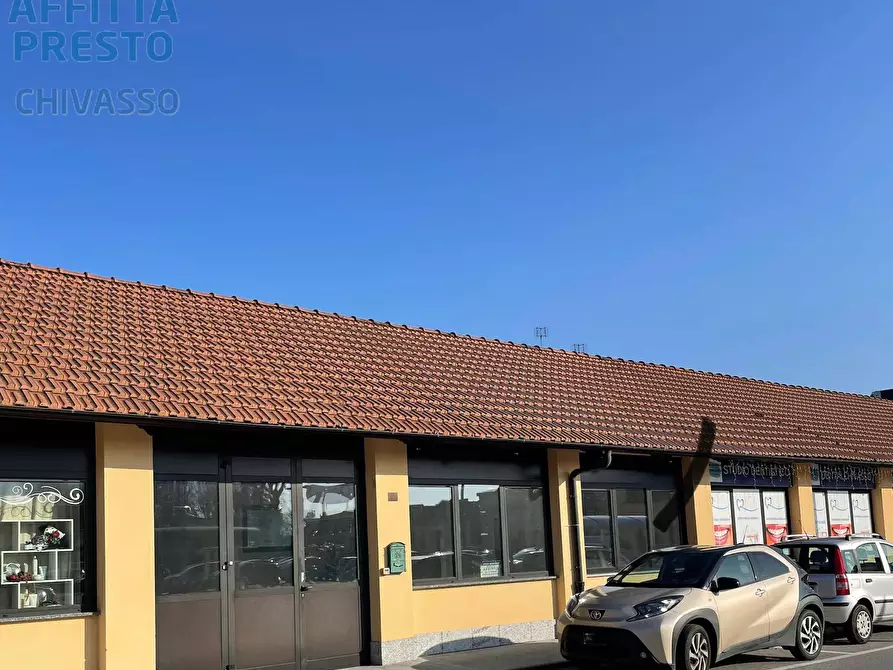 Immagine 1 di Negozio in affitto  in PIAZZA LUCIO LIBERTINI a Chivasso