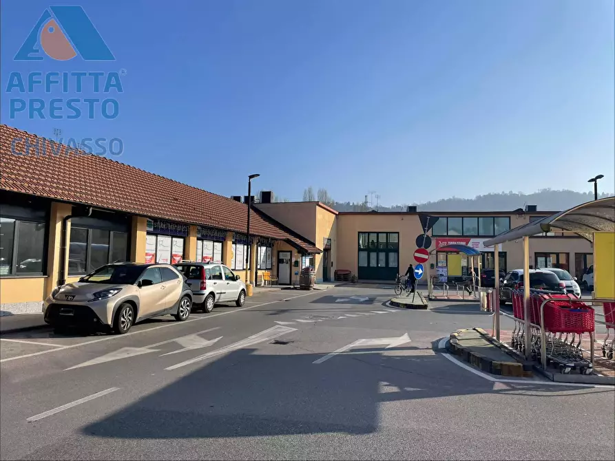 Immagine 8 di Negozio in affitto  in PIAZZA LUCIO LIBERTINI a Chivasso