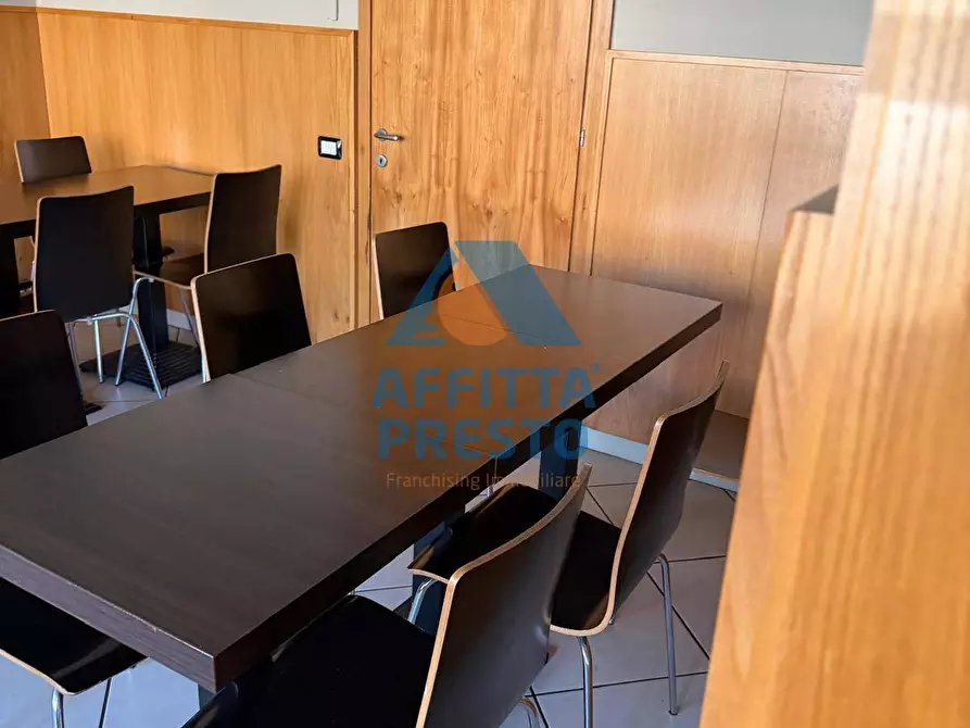 Immagine 3 di Attività commerciale in affitto  a Empoli