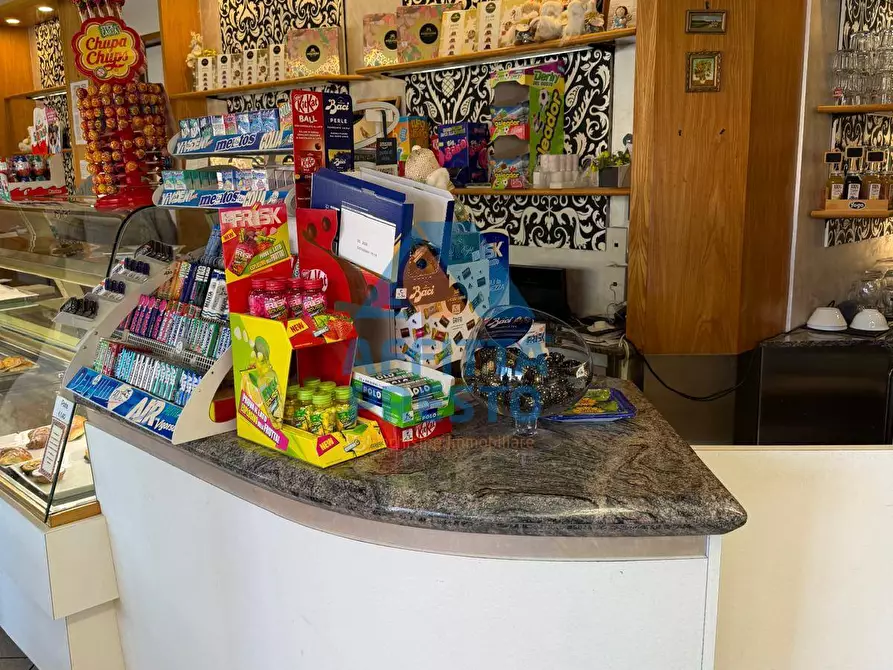 Immagine 5 di Attività commerciale in affitto  a Empoli