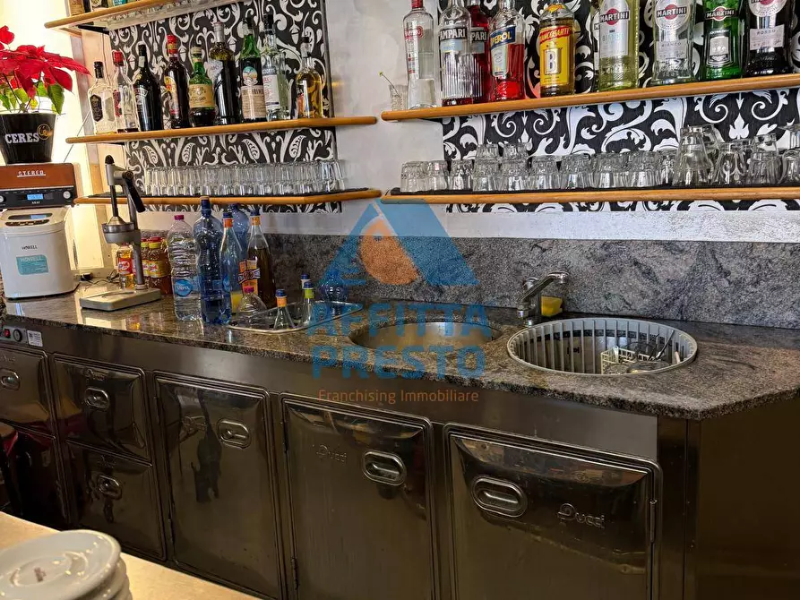 Immagine 7 di Attività commerciale in affitto  a Empoli