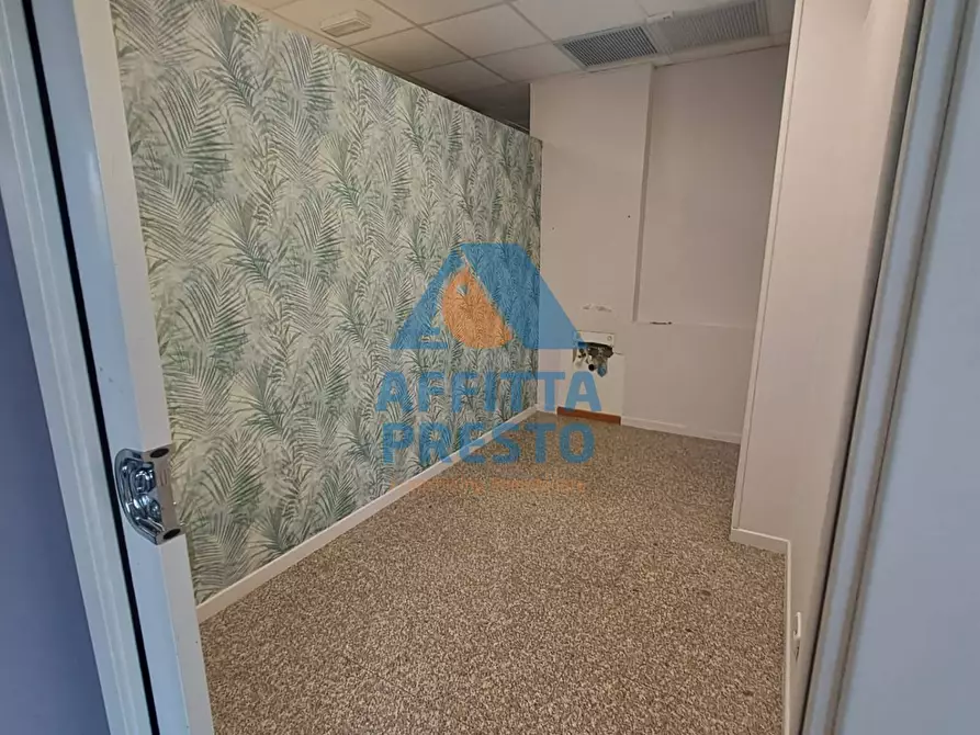 Immagine 4 di Laboratorio in affitto  a Empoli