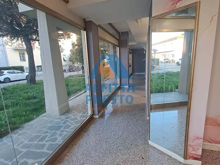 Immagine 8 di Laboratorio in affitto  a Empoli