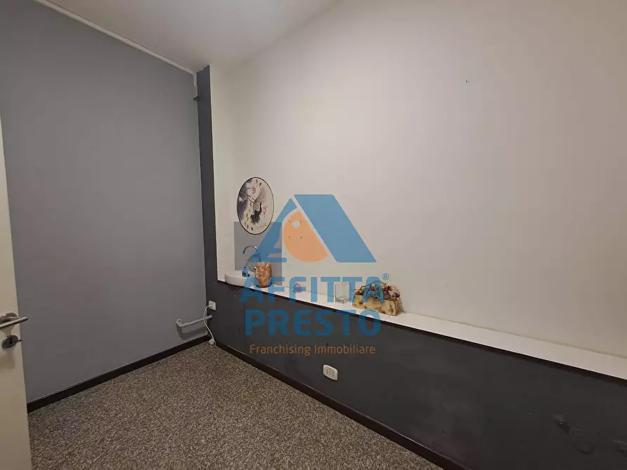 Immagine 13 di Laboratorio in affitto  a Empoli