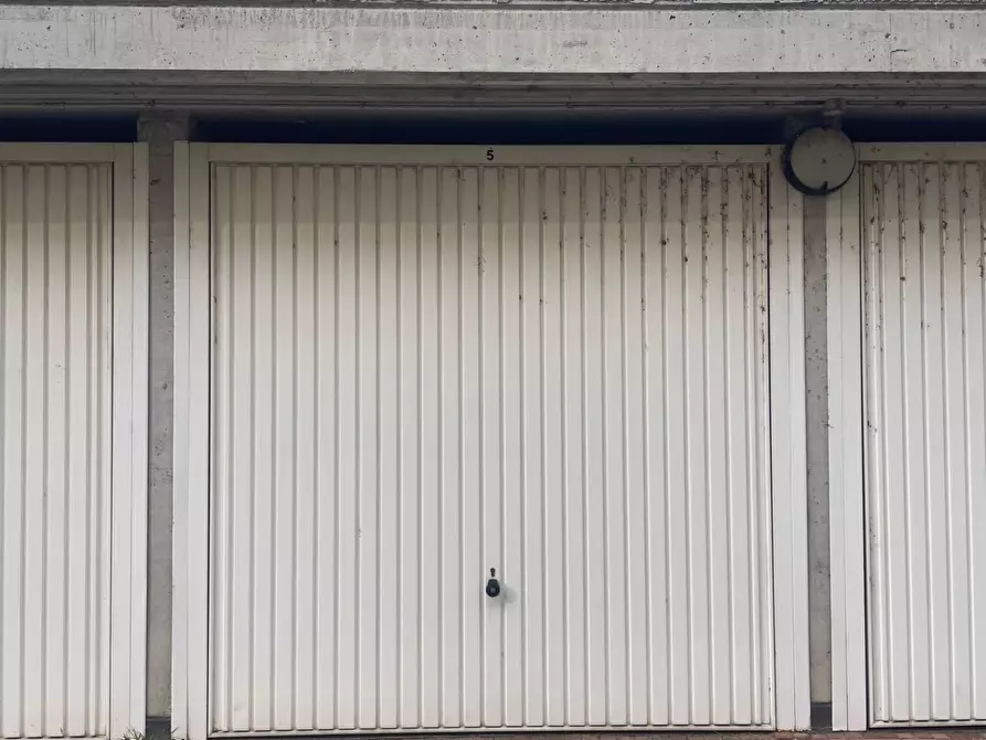 Immagine 3 di Box auto in affitto  in VICOLO FALETTI 6 a Chivasso