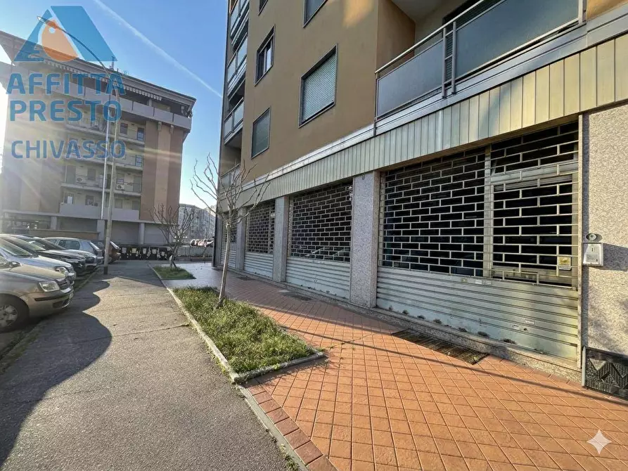 Immagine 3 di Negozio in affitto  in Via BRADAC 2 a Chivasso
