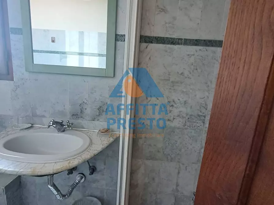 Immagine 13 di Appartamento in affitto  a Capraia E Limite