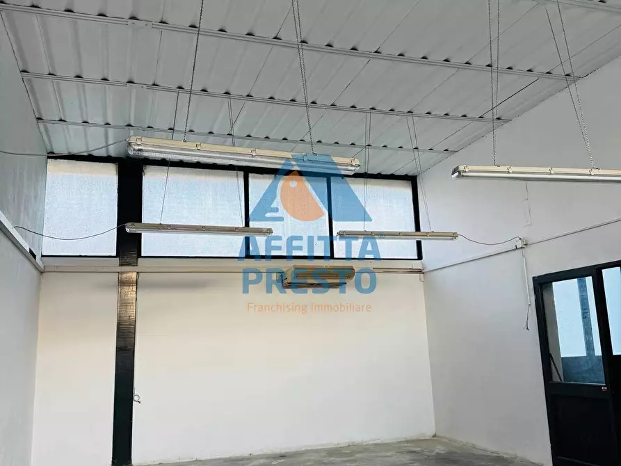 Immagine 4 di Magazzino in affitto  a Montelupo Fiorentino