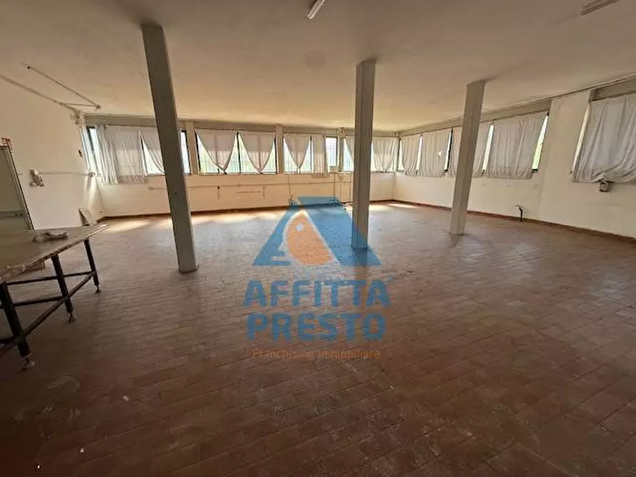 Immagine 9 di Attività commerciale in affitto  a Vinci