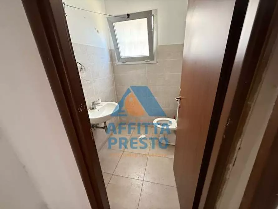 Immagine 11 di Attività commerciale in affitto  a Vinci