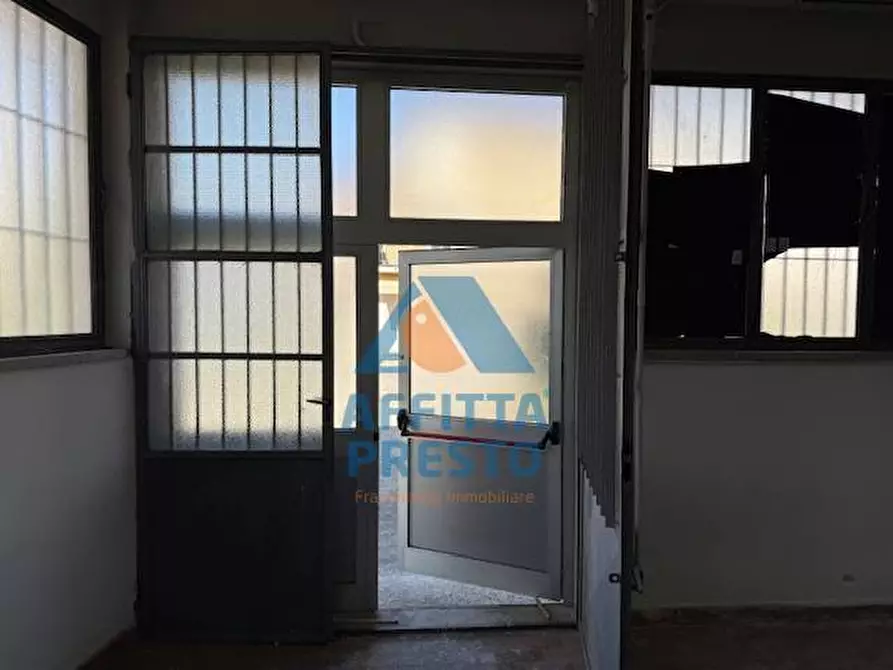 Immagine 16 di Attività commerciale in affitto  a Vinci