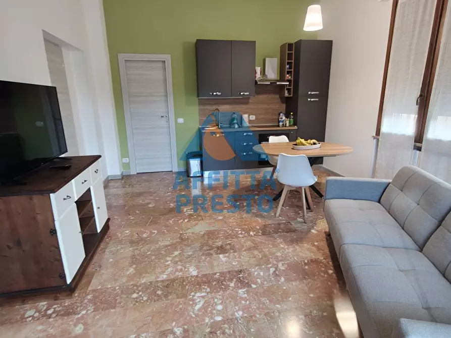 Immagine 4 di Camera in affitto  a Pontedera