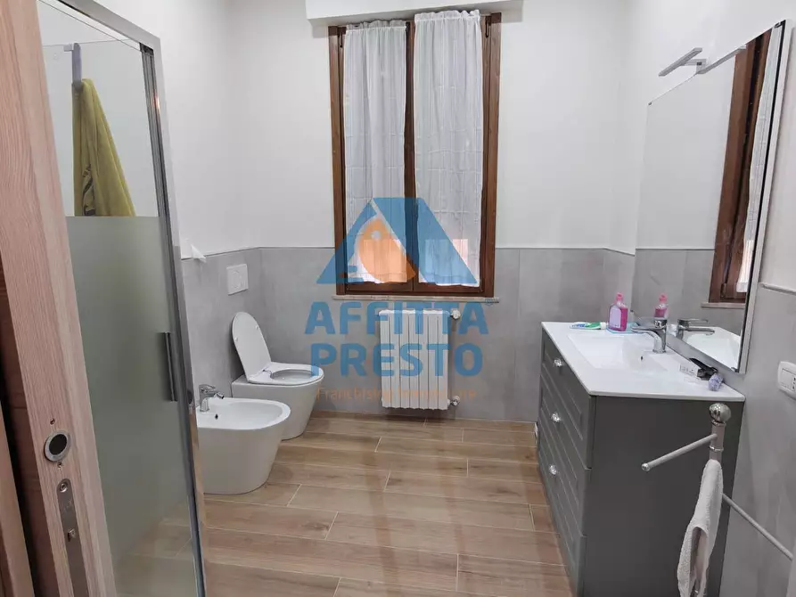 Immagine 6 di Camera in affitto  a Pontedera