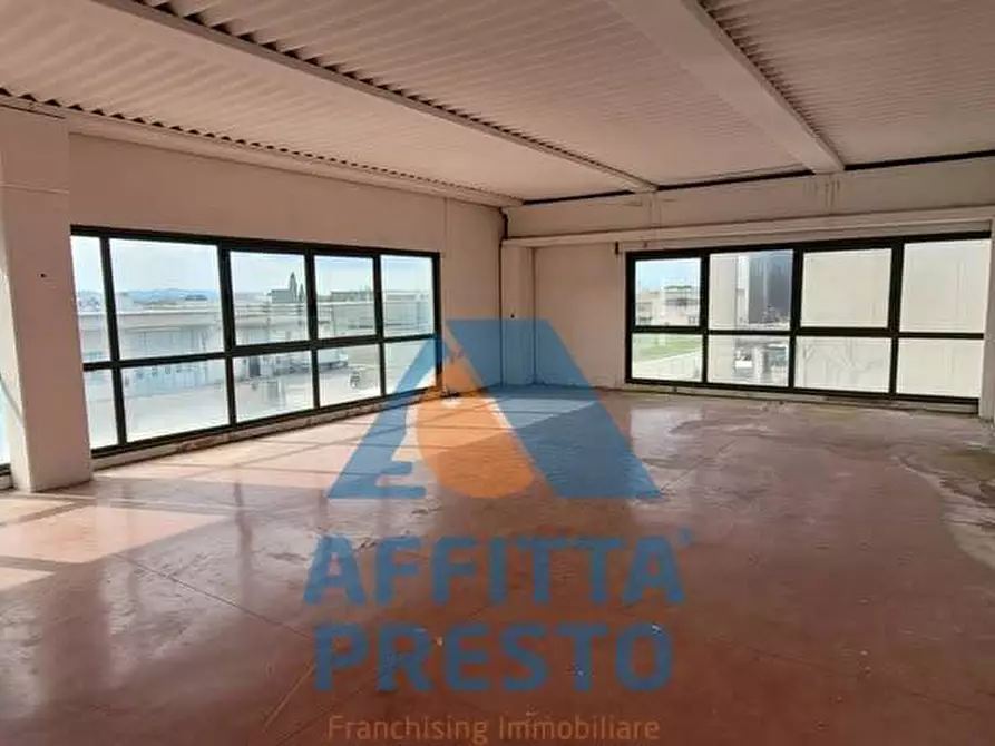 Immagine 2 di Laboratorio in vendita  a Casciana Terme Lari