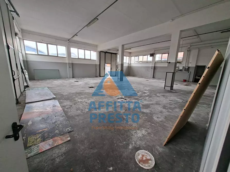 Immagine 2 di Laboratorio in affitto  a Santa Croce Sull'arno