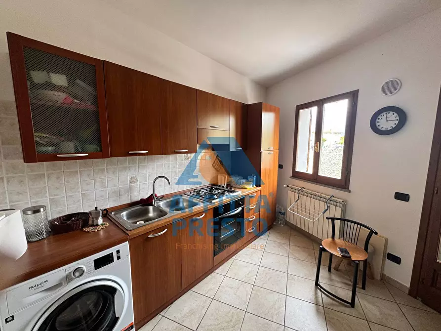 Immagine 1 di Appartamento in vendita  a Capraia E Limite